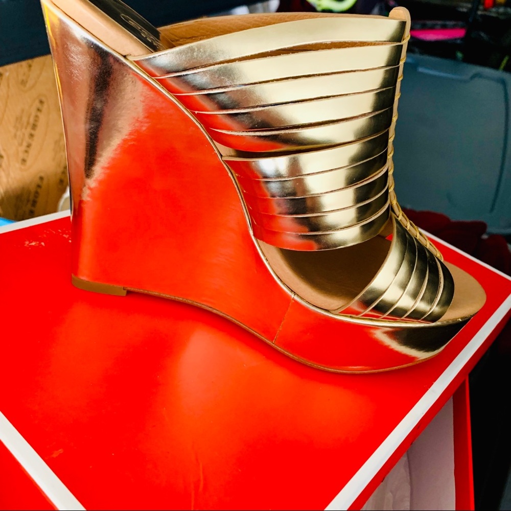 wedges never worn gold